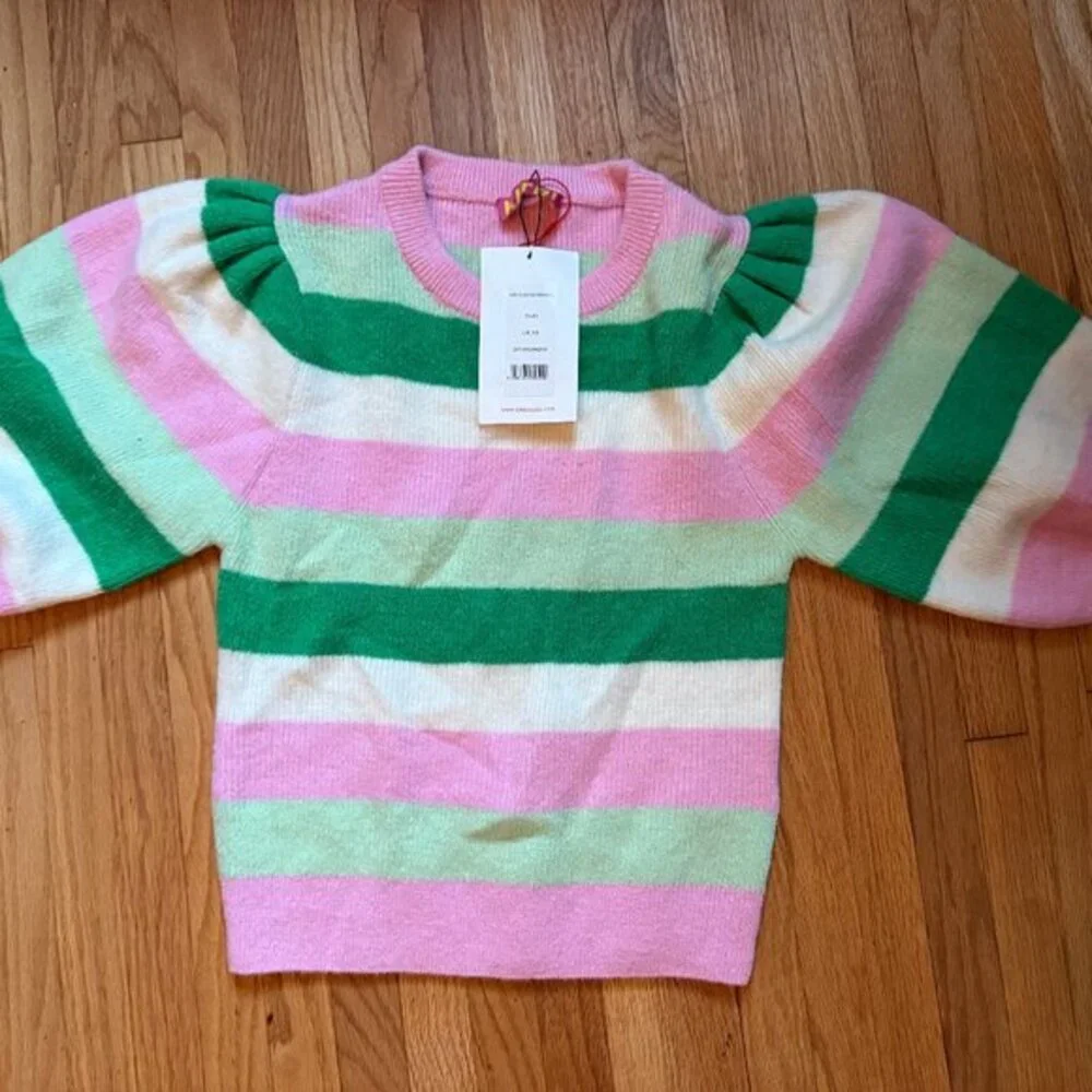 Kitri reformation anthropologie horizontal stripe puff sleeve sweater green pink